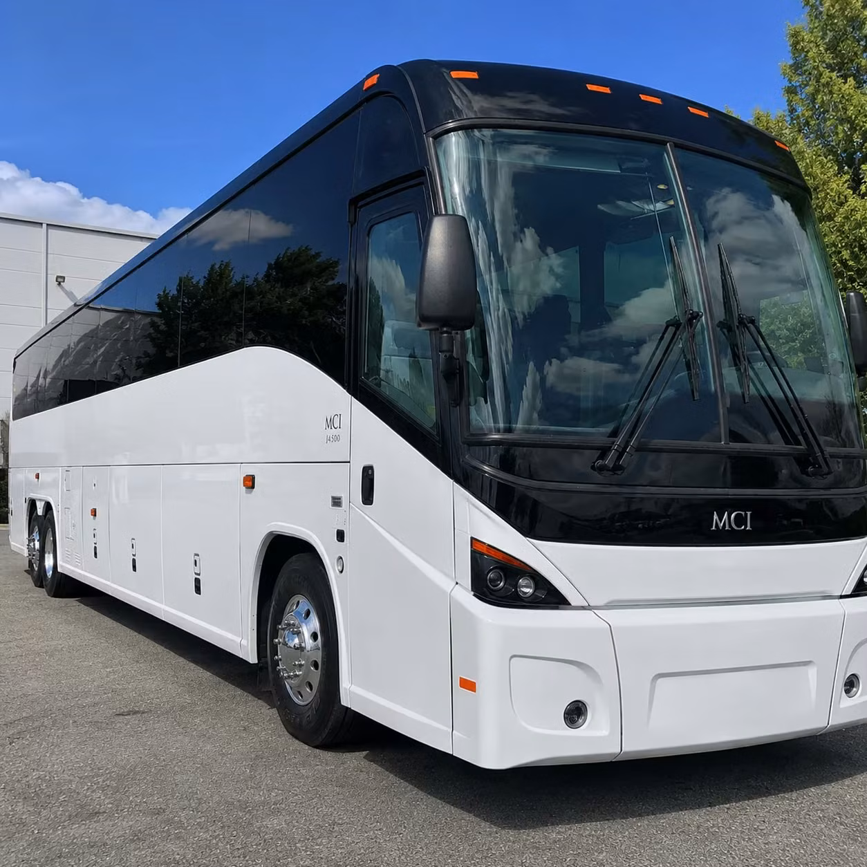 daily commuter shuttle services between white plains and new york city