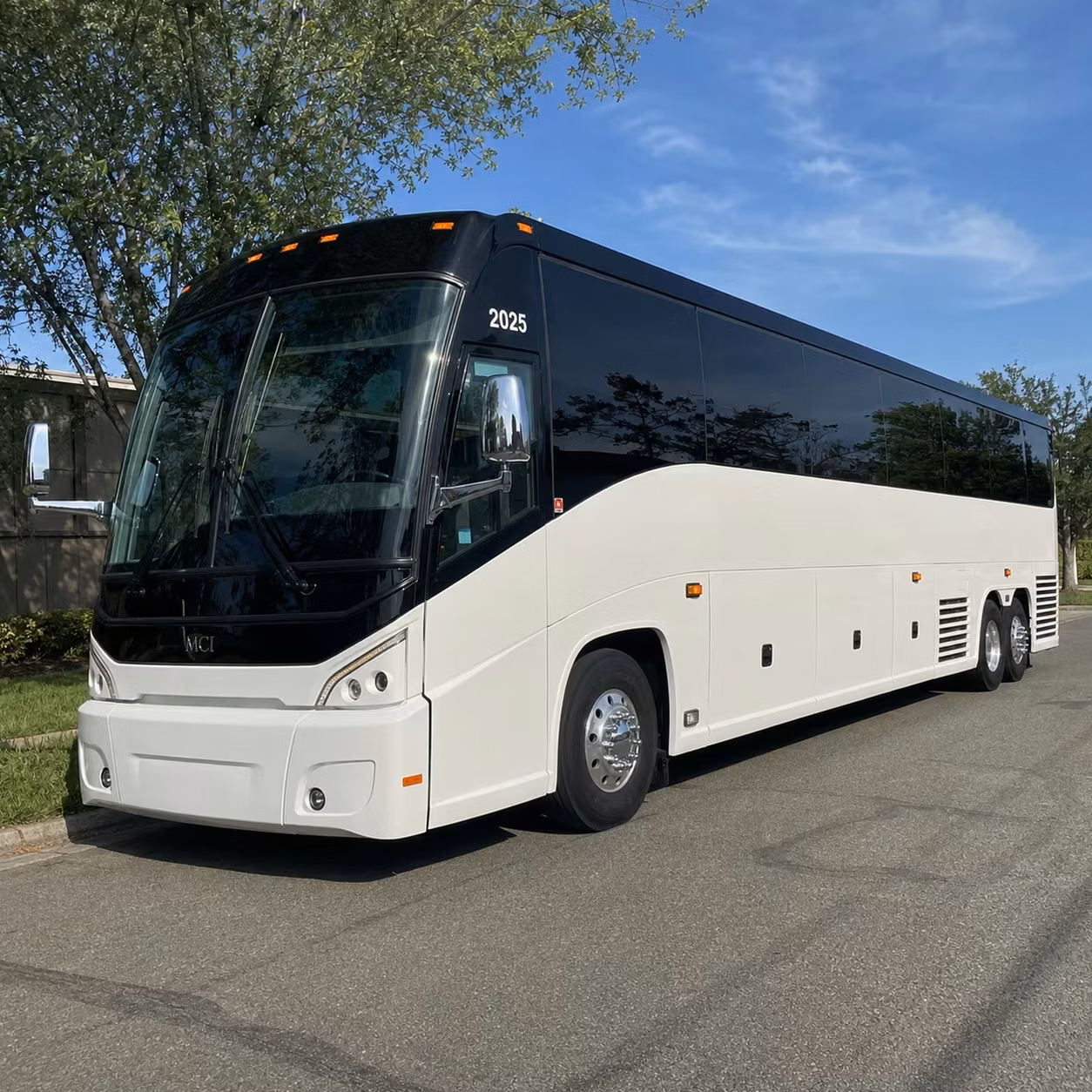 multi day charter bus rentals from white plains for school groups sports teams and tour groups