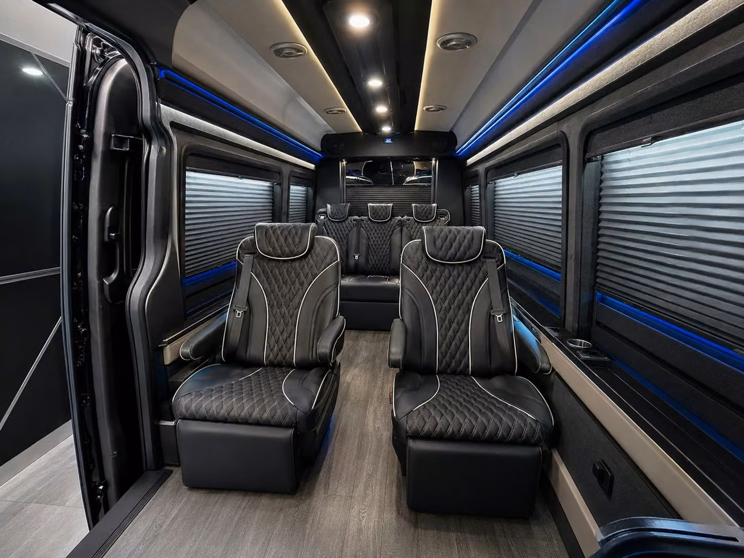whiteplainscharterbuscompany com makes comparing white plains airport transportation instant and free